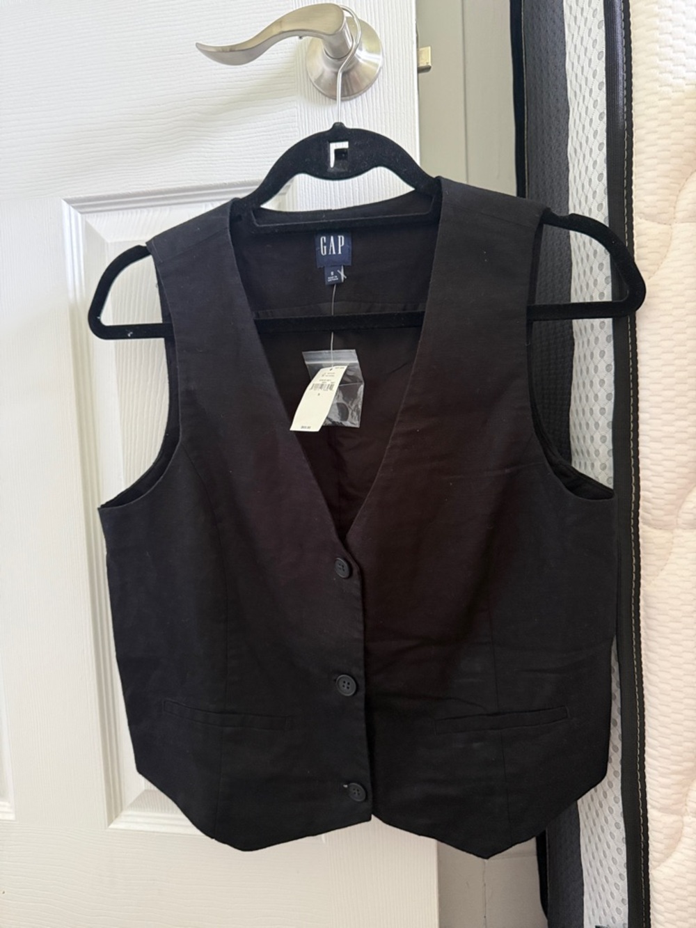 New Gap linen blend vest
